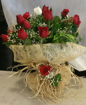 Kız isteme çiçeği 20 kırmızı 1 beyaz  Ankara internetten çiçek satışı 
