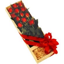 kutuda 12 adet kirmizi gül   Balgat online çiçekçi telefonları 
