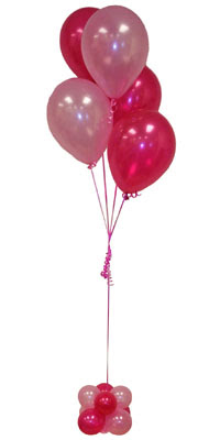 Sevdiklerinize 17 adet uçan balon demeti yollayin.  Ankara Balgat online internetten çiçek siparişi 