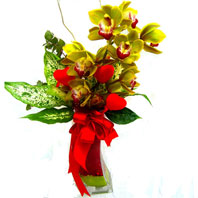  Balgat ucuz çiçek gönder  1 adet dal orkide ve cam yada mika vazo tanzim