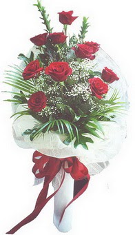  Balgat Ankara uluslararası çiçek gönderme  10 adet kirmizi gülden buket tanzimi özel anlara