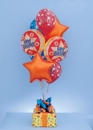  Ankara İnternetten çiçek siparişi  19 adet uçan balon ve küçük kutuda çikolata