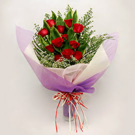 çiçekçi dükkanindan 11 adet gül buket  Ankara Balgat online internetten çiçek siparişi 