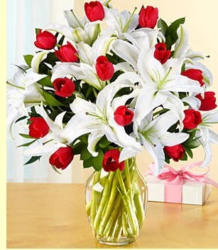  Ankara internetten çiçek satışı  3 kazablanka 10 kırmızı gül vazosu