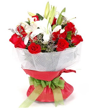  Balgat Ankara uluslararası çiçek gönderme  1 dal kazablanka 11 adet kırmızı gül buketi