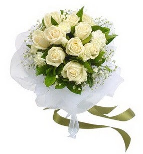  Ankara 14 şubat sevgililer günü çiçek  11 adet benbeyaz güllerden buket