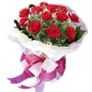  çiçek satışı ankara balgat çiçekçi  11 adet kırmızı güllerden buket modeli