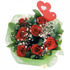  Balgat Ankara çiçek siparişi sitesi  7 adet kırmızı gül ve 2 adet kalp çubuk