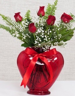 Kalp içerisinde 5 adet kırmızı gül  Balgat Ankara çiçek gönderme 