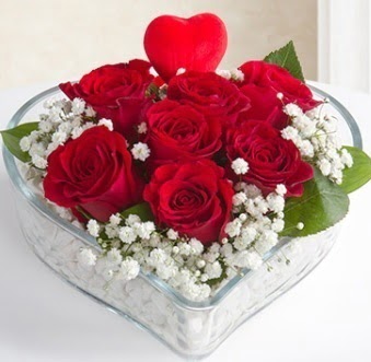 Kalp içerisinde 7 kırmızı gül kalp çubuk  Ankara İnternetten çiçek siparişi 