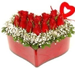 Kalp içerisinde 9 kırmızı gül kalp çubuk  Balgat Ankaradaki çiçekçiler 