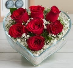 Kalp içerisinde 7 adet kırmızı gül  Ankara İnternetten çiçek siparişi 