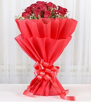 12 adet kırmızı gül buketi  Balgat Ankara uluslararası çiçek gönderme 