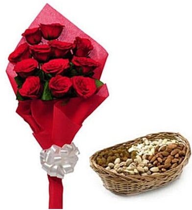 11 adet kırmızı gül ve sepette kuruyemiş  Balgat Ankara çiçek siparişi sitesi 
