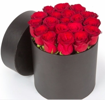 21 adet siyah kutuda kırmızı gül  Balgat Ankara uluslararası çiçek gönderme 